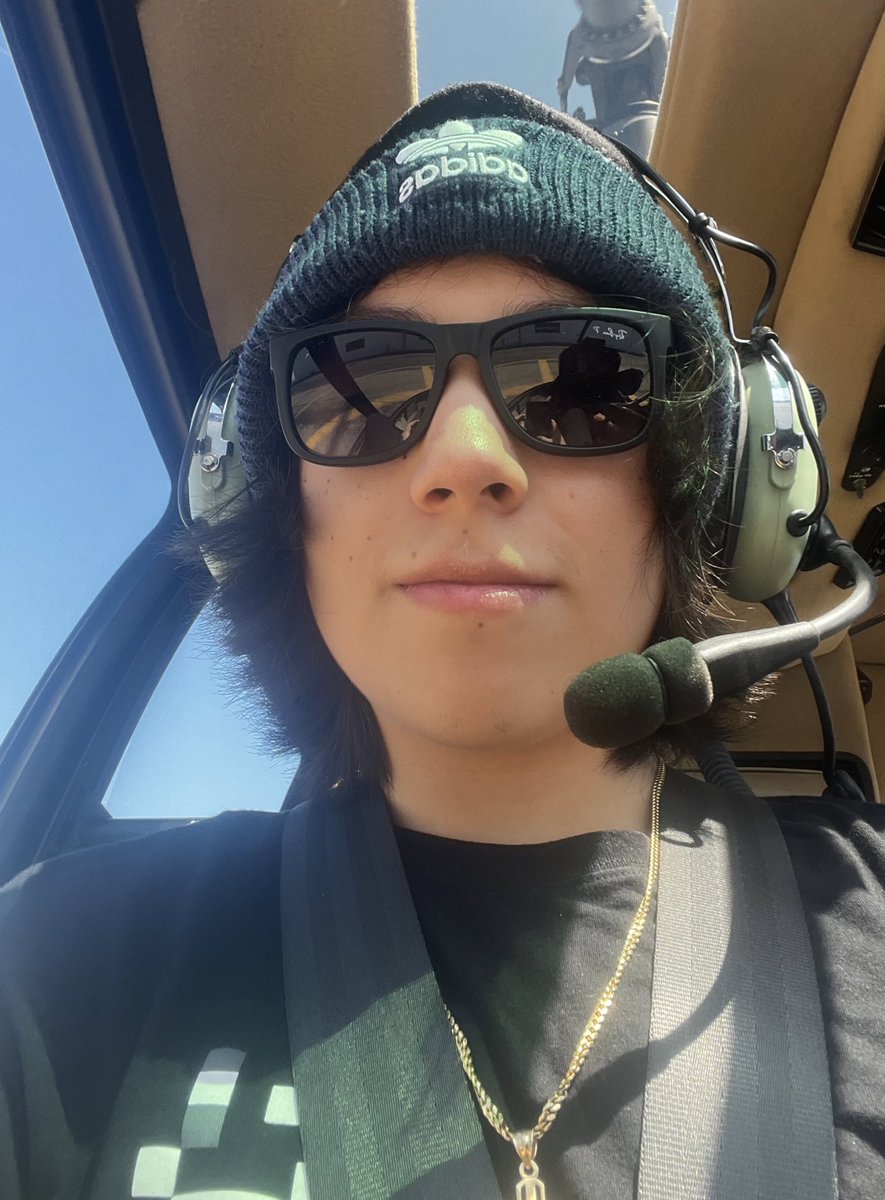 "Se merece el mundo entero
Pero el mundo no lo merece a él"