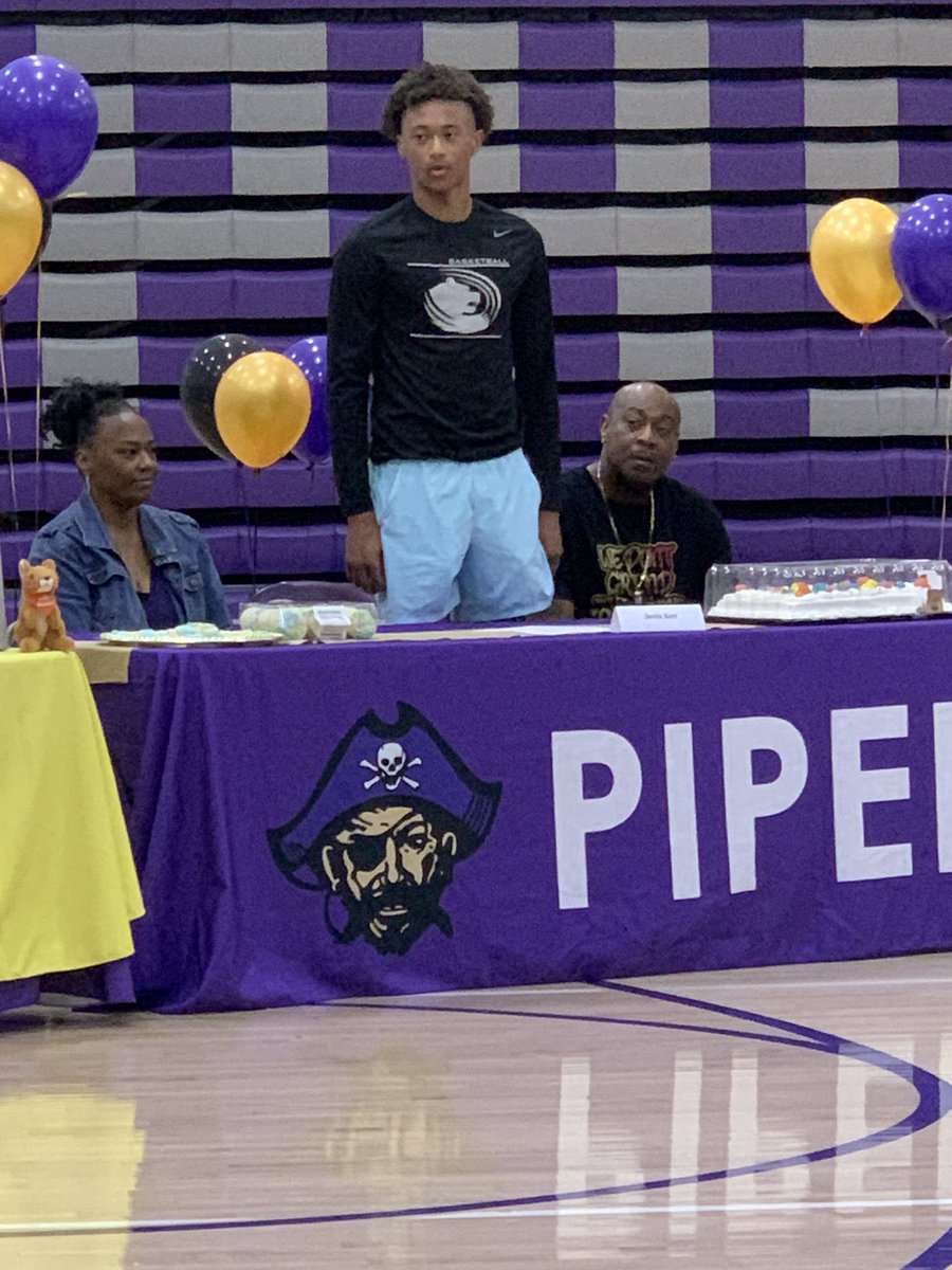 hoops3245's tweet photo. Congratulations to Devin Kerr on signing to playing basketball at Butler CC!!! 

We will miss Dev but can’t wait to see him do big things on the next level!

Together we work for SHIPS…championships and scholarships https://t.co/6WHXOIJxHZ