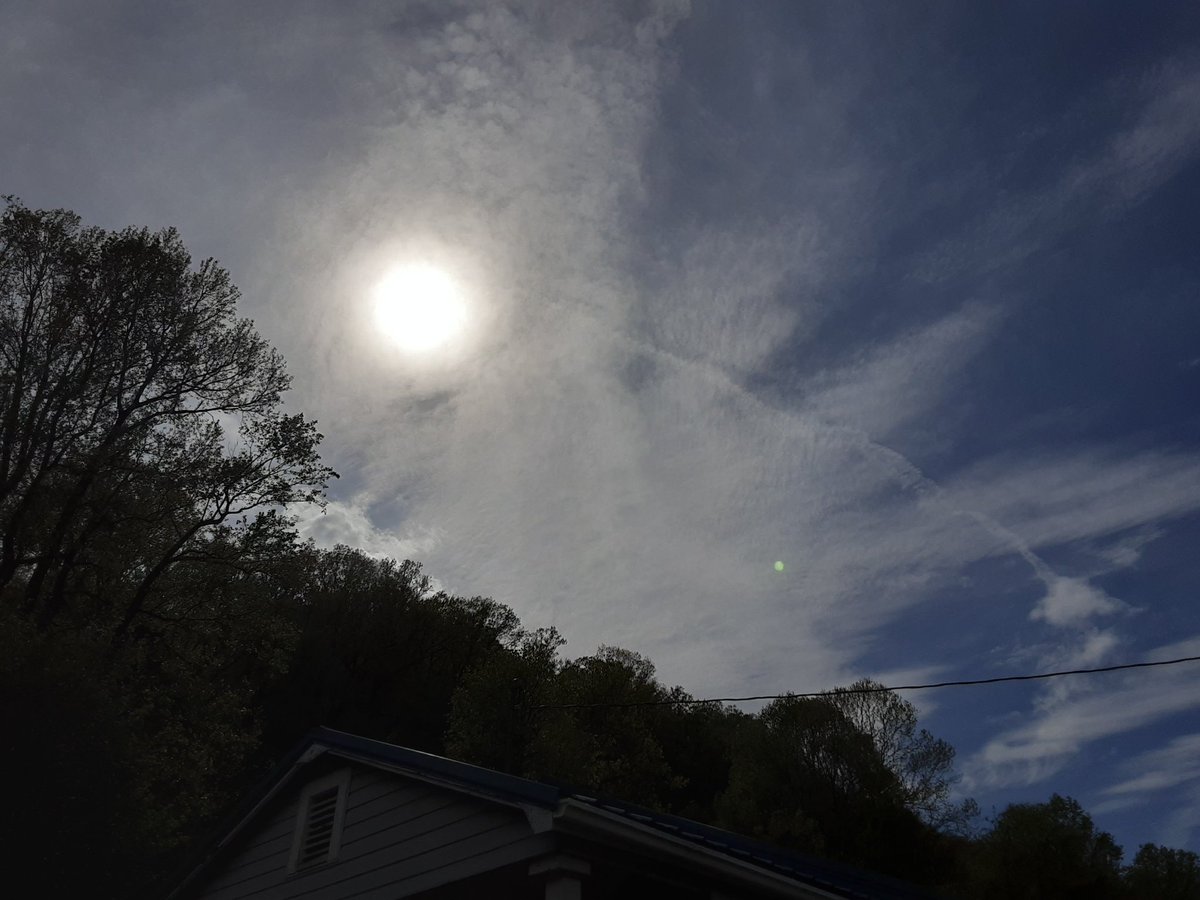 4pm Wv. Once the clouds moved out the chemtrails came in to block the sun. #wedonotconsent #chemtrails #blockthesun #poisonsky #populationcontrol #GeoEngineering #LookUp