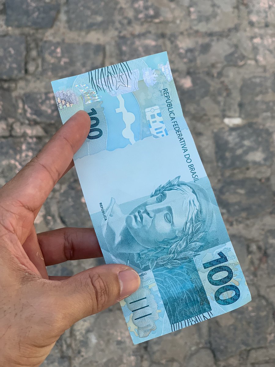 ddiegoarruda's tweet photo. Minha vó ligou pra mim as 06:58 da manhã pedindo pra eu ir na casa dela que ele tinha um “negócio de aniversário pra me dar” que eu n falasse pra ninguém. 
O negocio: https://t.co/xpBFS3ffY8