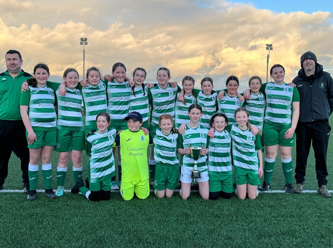 League 🏆 Congrats to our Girls U-12s who clinched the CDJL u12 Div 1 League title tonight with a home victory v Ballymurphy Celtic. Captain Faye Brennan accepted the cup from CDJL Chair. Bob Howson. Superb season from this talented bunch. Well done Girls👏👏👏