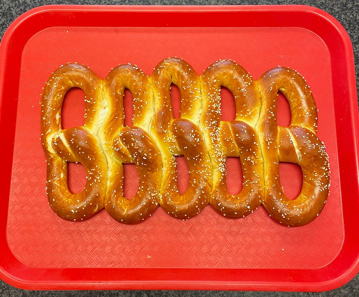 Here is our most popular order....5 regular soft pretzels!

#softpretzels #popularorder #fanfavorite #tastytwisters