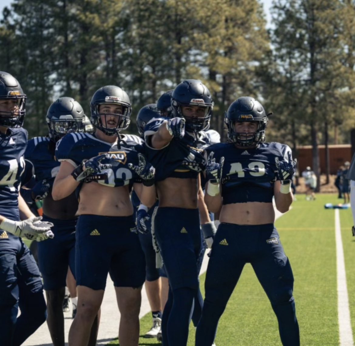 Good luck to two former 🐻’s @J_Browning5 and @robinson_ty21 as they compete this spring for @NAU_Football !! 🐻💪 That’s 4 total 🐻’s up in Flagstaff right now!! @BashaAthletics @MarquesReischl