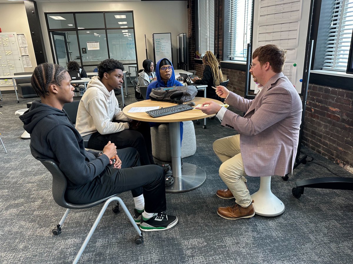 Lucas Isaacs from Gough Legal Group talked with our student venture teams about business structures and ethical issues they might encounter. #fwcs #fortwayne #electricworks