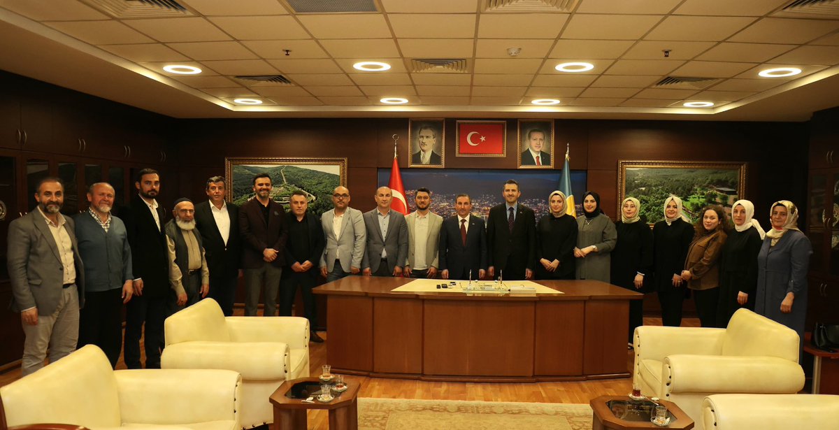 ayhanusdi's tweet photo. 31 Mart Yerel seçimlerinde sahada yoğun çalışmalar gerçekleştirdiğimiz İlçe Yönetim Kurulu Üyelerimiz ve Mahalle Başkanlarımızla birlikte, Sultanbeyli Belediye Başkanımız Sn. Ali Tombaş'a hayırlı olsun ziyaretinde bulunduk.

Hemşehrilerimize hizmet yolunda, Sn. @alitombastr Başkanımıza başarılar diliyorum.
