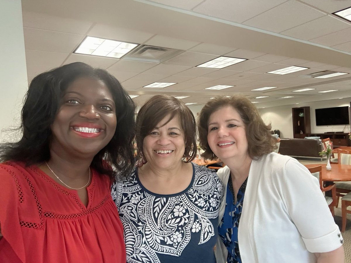 Packed House!!! Had a wonderful time meeting with our #Seniors! They were so lively and engaged. I’m so grateful they welcomed me with open arms! Together, we’ll build a brighter future for everyone ❤️ #tosiforrep #lakezurich #SeniorAdvocacy #Vote2024 #seniorliving