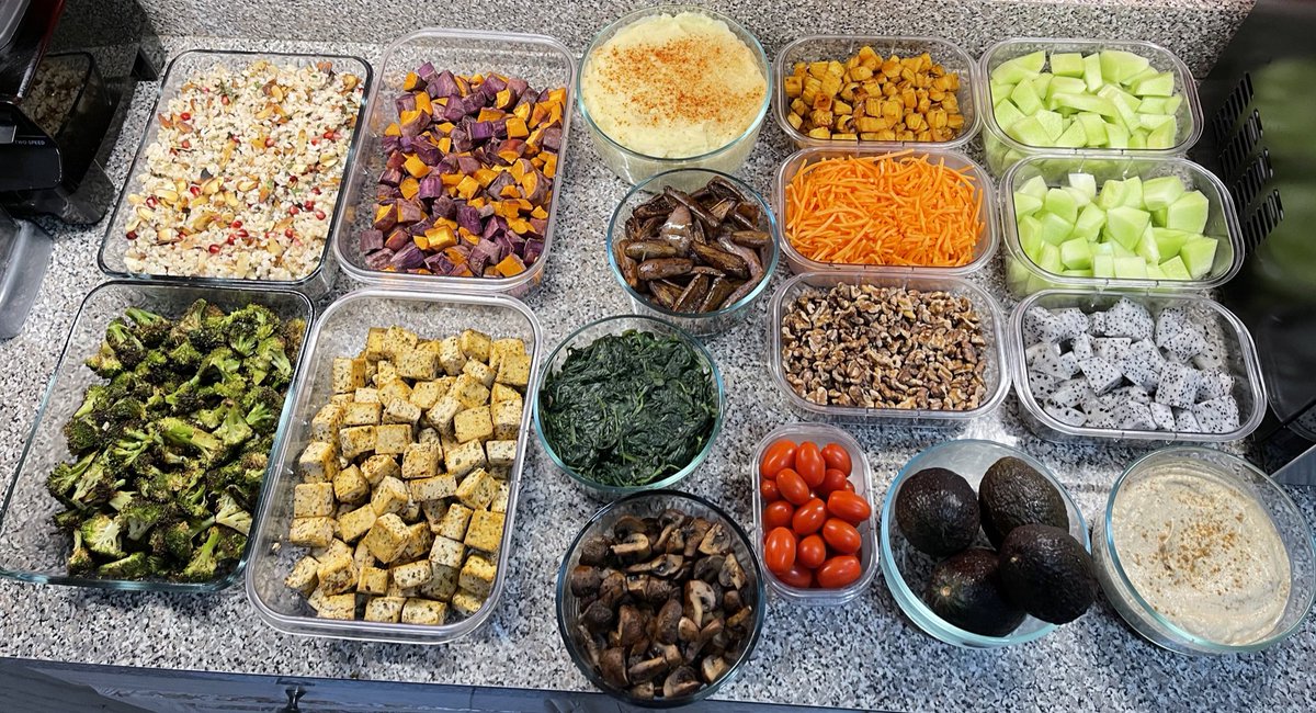 ChefJVK's tweet photo. Plant based Wednesday π±π©π»βπ³ #mealprepchef https://t.co/wbn0iwxitQ