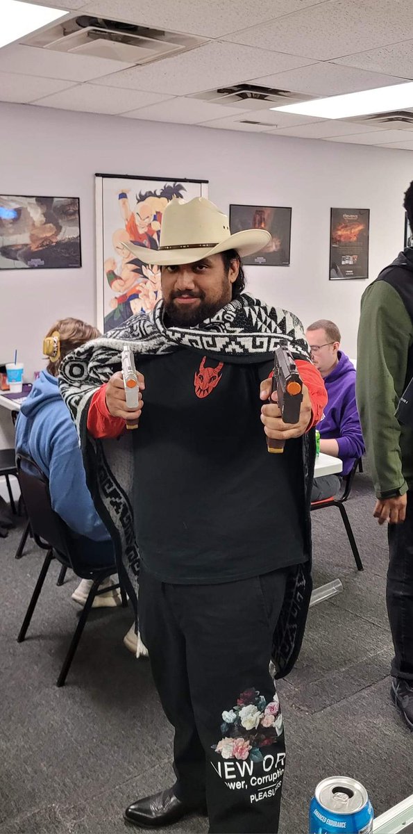 _studiolucio's tweet image. I KEEP THAT THANG ON ME. My contribution to @wizards_magic  #MTGThunder release