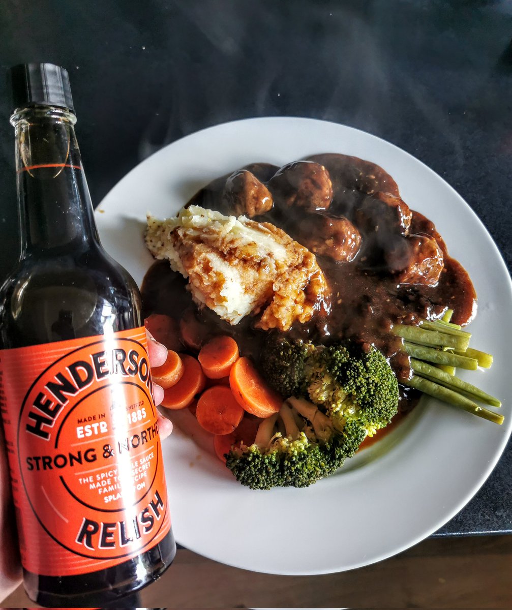 What could be better than a steaming plate of meatballs and mash?... 🤔🤔 One with lashings of @HendoRelish! #YorkshireGoodness 😋😋😋