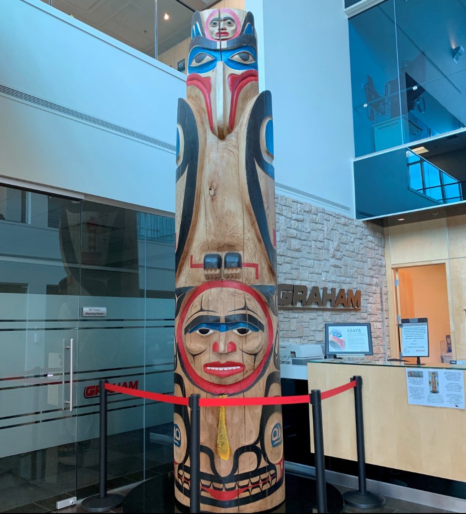 Xaays totem pole symbolizes legacy of positive #Indigenous relations for Graham Construction, cultural ambassador sponsor of @IPSSEvent in Vancouver June 5-6. Learn more, and order tickets, at ow.ly/AFgp50Rgzj5
