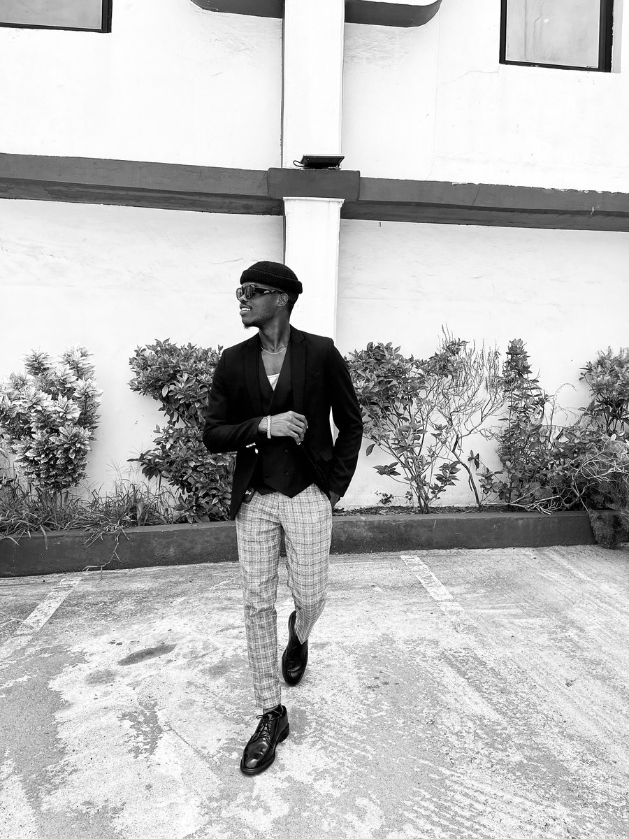Cjaysound's tweet photo. Inhabiting Mr. Jones🤌🏿
•
Ps: we got 3 more days to go! Get your dancing shoes ready🗣️

#kingofvibes420 #MrJay https://t.co/1iImXmivjE