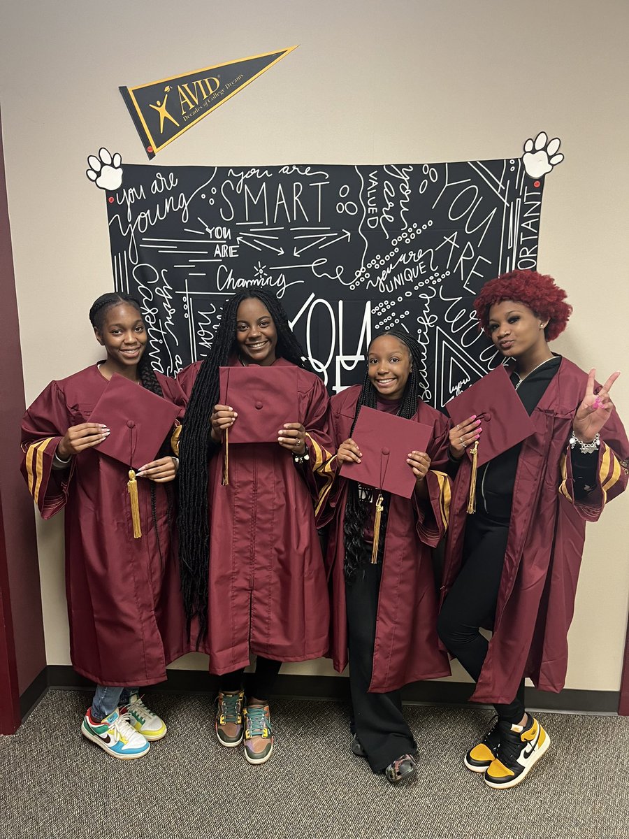Wow, I can’t believe It’s cap and gown pick up day for our Seniors! 🎉🙌 Such a special moment for everyone. I am beyond proud of my Senior AVID students and can’t wait to see all the amazing things they will accomplish! 😊@HumbleISD_SCHS @HumbleISD_AVID #ThisIsAVID