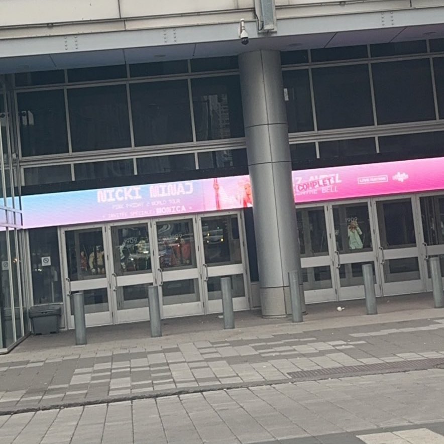 🎟️ | @NICKIMINAJ’s concert in #GagCityMontreal is officially SOLD OUT, confirmed by the @CentreBell. (📸: @hotterthanalice) — It is the 24th consecutive sold out show of the “Pink Friday 2 World Tour”.