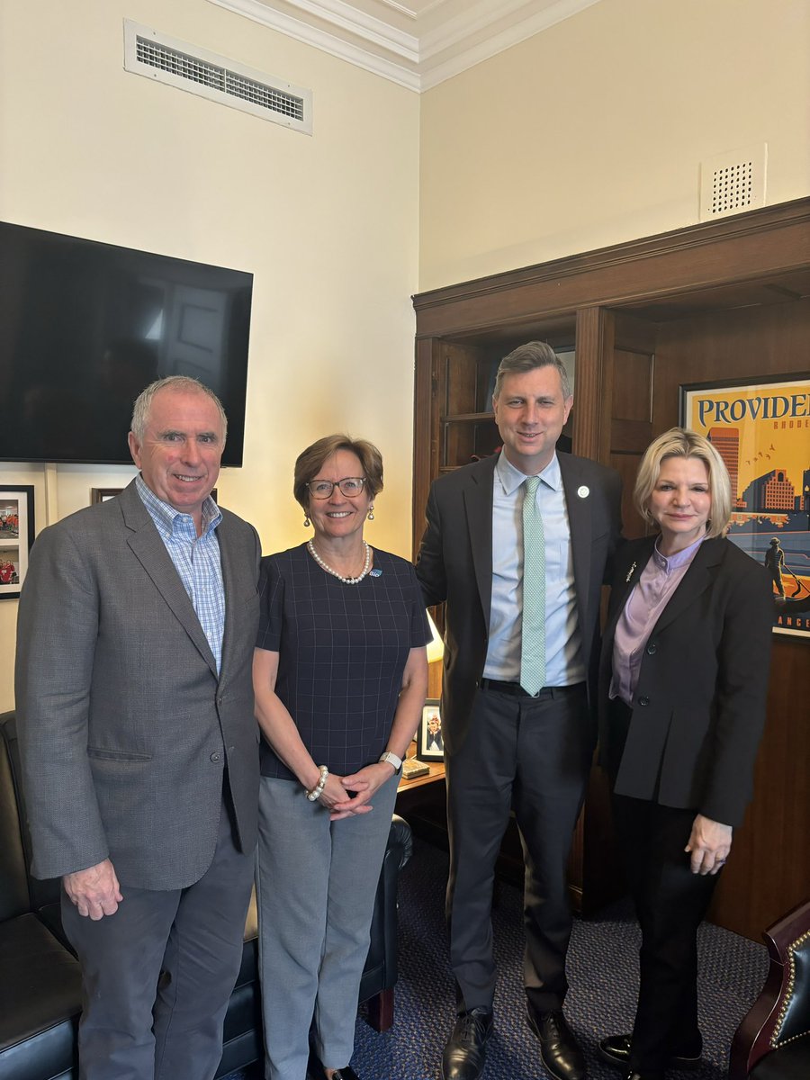 Thank you @Rep_Magaziner for meeting with @milospm1206 @ED_RIBio & @BoldenTx in D.C. today to discuss supporting policies that fuel innovation in the #biotech industry. W/@StateBios & @Iambiotech for #BIOFLYIN24! @RILifeSciHub @BrownUniversity