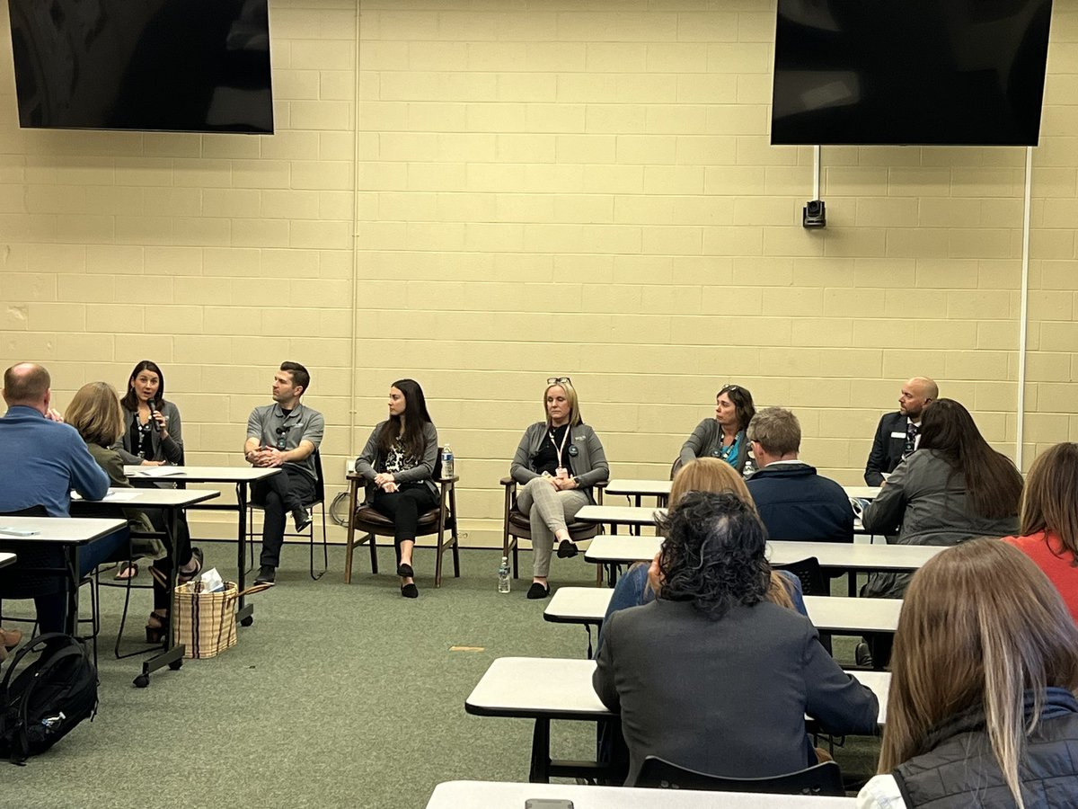 The District Office (HR, Finance, and Communications) Job Alike Connections and Q&A session is under way at #DHPEstacada.