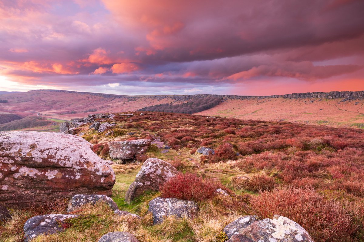 CJWimages's tweet photo. Stanage Edge sunset with April showers  https://t.co/0G707e7TDp  
#peakdistrict #derbyshire #peakdistrictphotography #stanageedge #hathersage #outdoorphotography #countryfile #landscapephotography https://t.co/NY7FgYgdYy