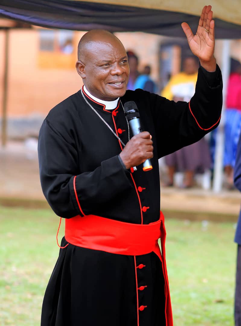 The House of Bishops of C.O.U has elected Rev Canon Jacob Ateirweho as the 6th Bishop of the Diocese of Bunyoro Kitara. He will be consecrated and enthroned on 11th August 2024 at St Peter's Cathedral, Hoima. He is married to Irene Kobusinge & blessed with 5 Biological Children.