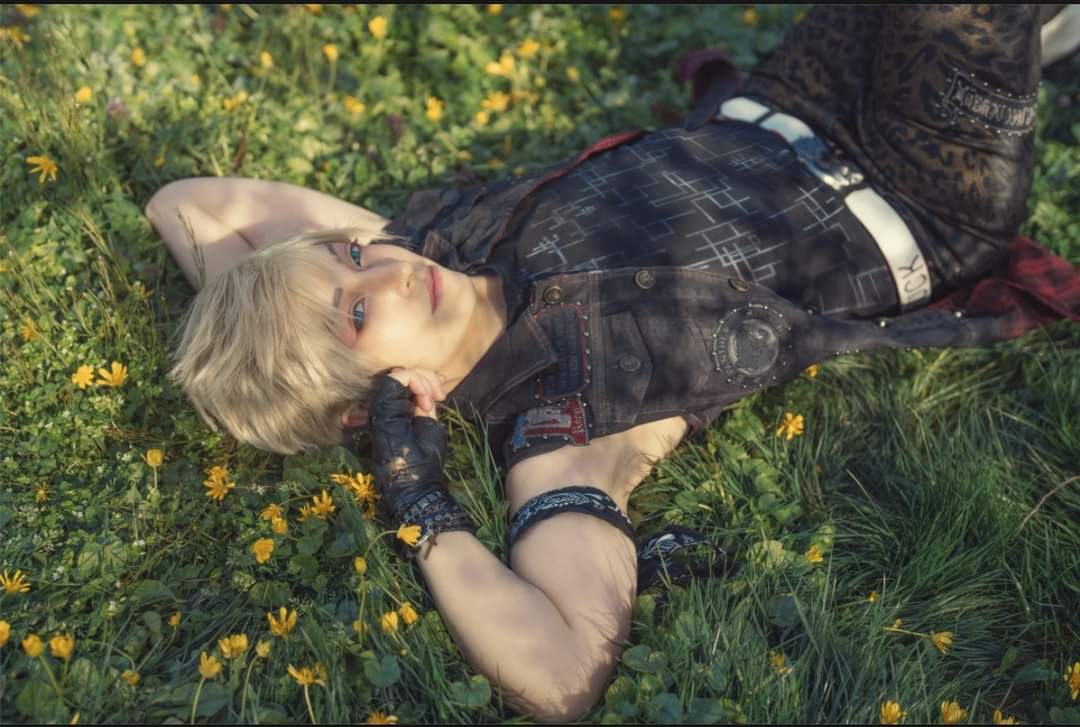 _Eidetic_'s tweet photo. Finally cosplayed prompto again and got pics 📸 I'm so weepy. Huge thank you to insta : thebishonenking for snapping this for me #ff15 #ffxv #prompto #promptoargentum #chocobro #FinalFantasy #promptocosplay #cosplay #cosplayer https://t.co/gdhut15eOk