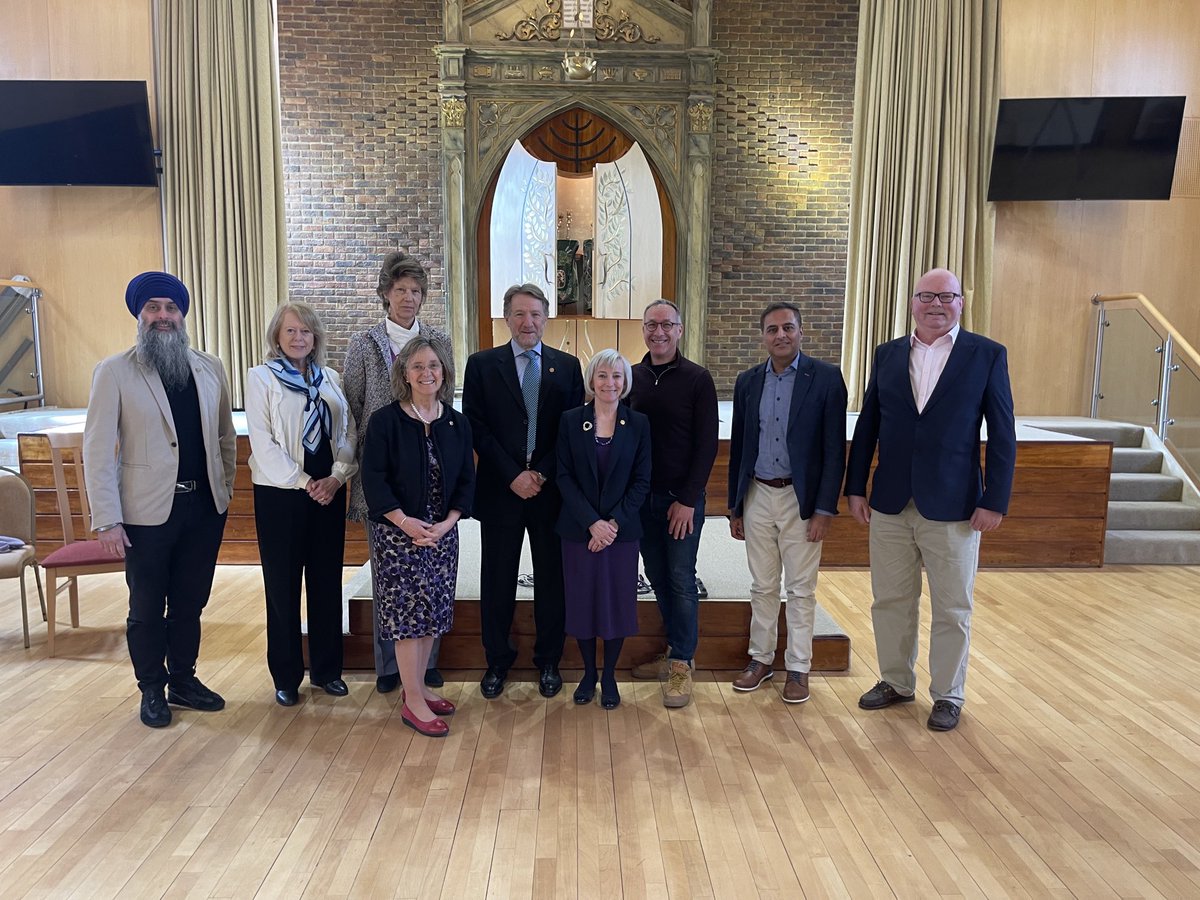 Thank you to Rabbi Aaron at ⁦@NPLS_Synagogue⁩ The Ark for an excellent presentation to the #interfaith panel of #Hertfordshire Lieutenancy. The insight into the religion and the synagogue was much appreciated by all.