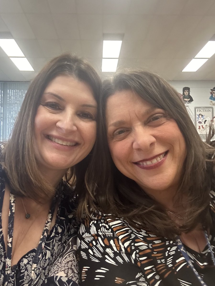 kwitt25's tweet photo. 25 years of service Golden Apple Day
@HowellTwpRamtwn https://t.co/cWhKt0bTUE