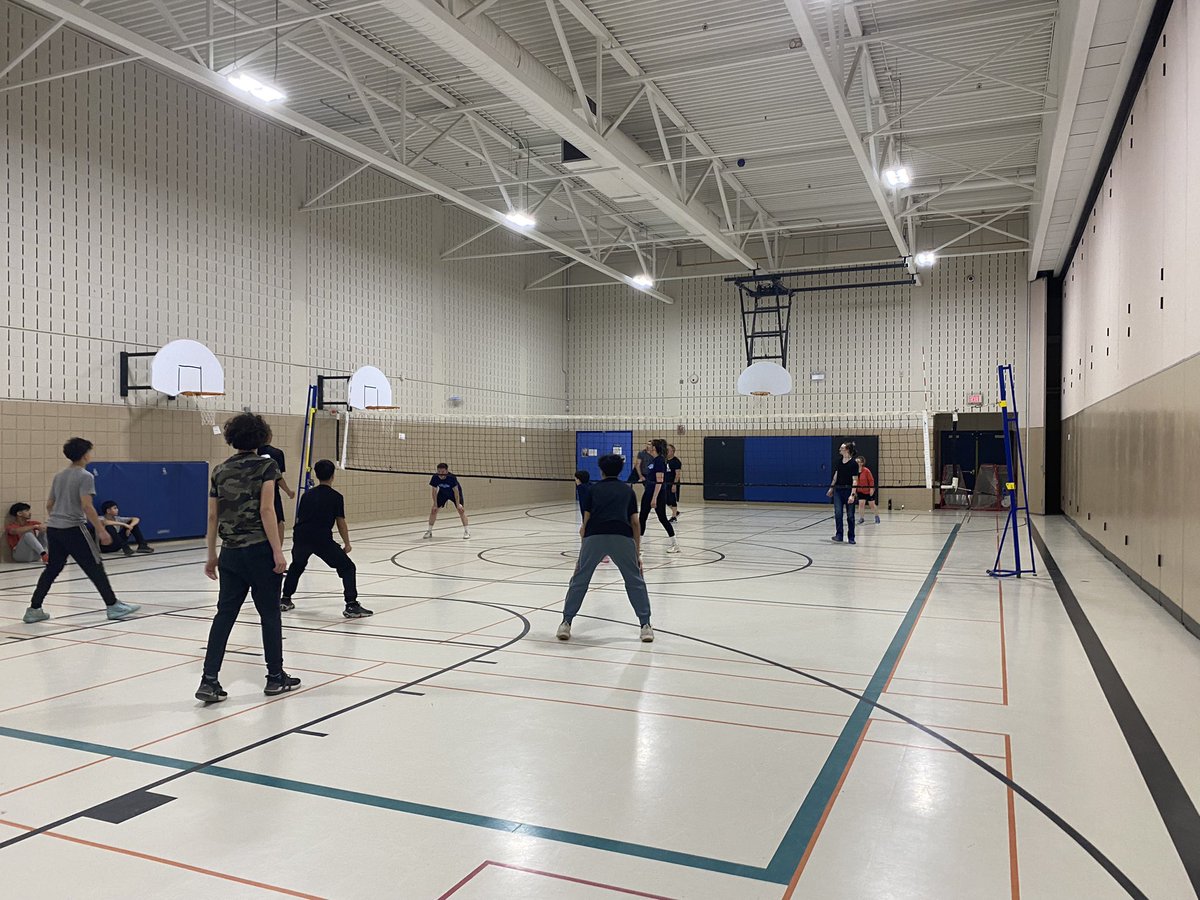 WOorcas's tweet photo. Student vs Staff 🏐 game in the Orcadome! Students may have won but the staff had a lot of fun! #TeamwoMakesTheDreamWork #orcaproud https://t.co/4Y2wg0d3AO