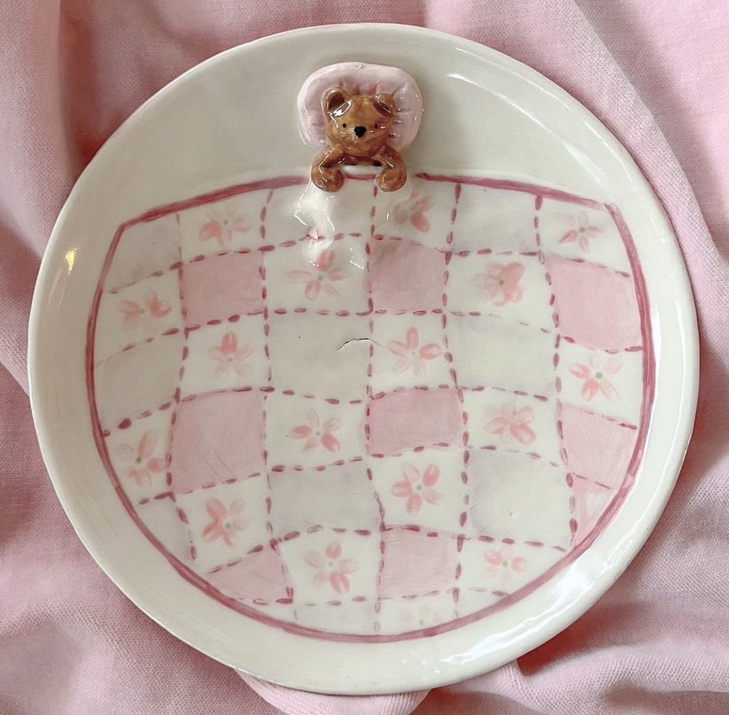 piinkimi_'s tweet photo. ceramic bear plate https://t.co/Xf5mCXd8Gj