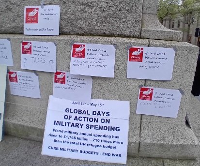 Tonight's @WiB_London vigil.  We asked people to say how they would spend the £54 billion defence budget.  Lots of interaction
 @peace_news @DemilitarizeDay @newsaboutwomen @GCOMS_UK @CAATuk @rethinksecurity