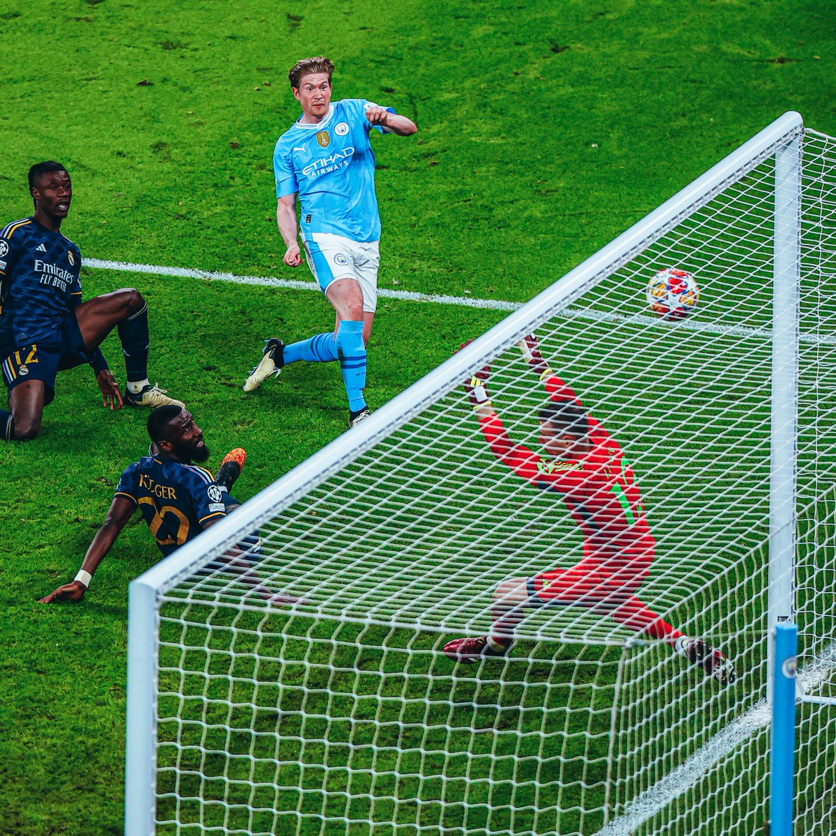 ManCity's tweet image. 👑

🩵 1-1 ⚫️ #ManCity | #UCL