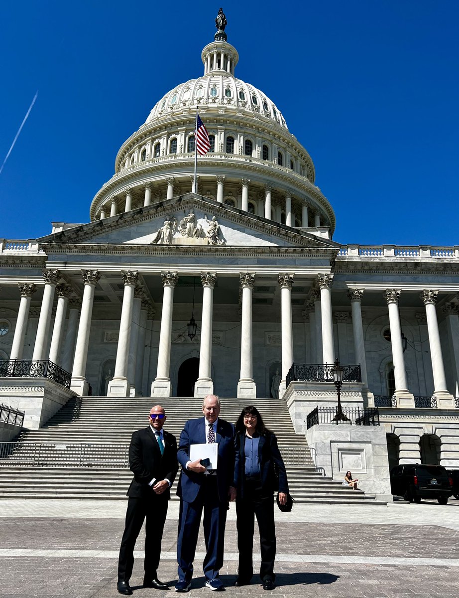 Proud to advocate for patients, #pathologists, and laboratories alongside my fellow Missouri Pathologists, Drs. Laura Gardner, MD and Jeff Craver, representing the @Pathologists. Read more about Hill Day & the Pathologists Leadership Summit #SetThePath cap.org/advocacy/lates…