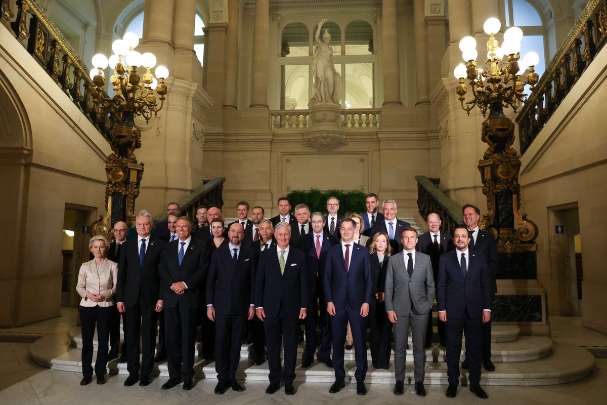 El presidente @sanchezcastejon ha asistido hoy a la recepción ofrecida por los reyes de Bélgica a los miembros del Consejo Europeo con motivo de la Presidencia belga. Posteriormente, ha participado en la cena de trabajo del Consejo Europeo, #EUCO.