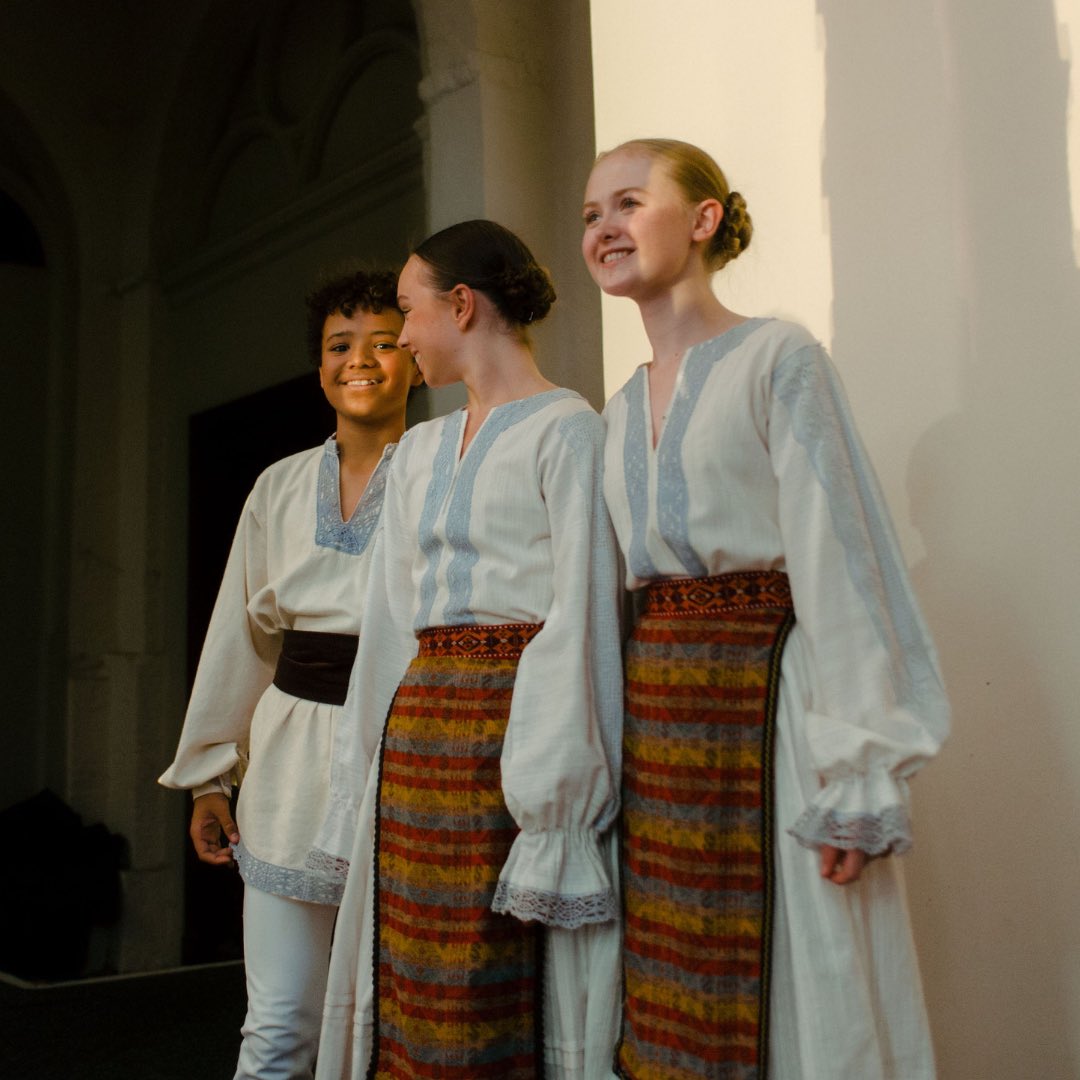 ☀️ We’re preparing to take to the stage at Opera Holland Park for our annual Summer Performances from 26-29 June ☀️ Our rising ballet stars will be performing excerpts from Petipa’s Paquita and Frederick Ashton’s La Valse and Rhapsody. Book tickets now: operahollandpark.com/productions/th…