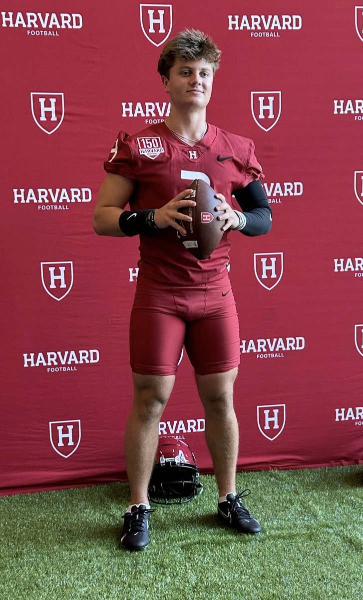 Had a chance to visit @HarvardFootball today. Great campus with amazing people. Thank you to @Coach_Aurich and @MicFein for having me out.