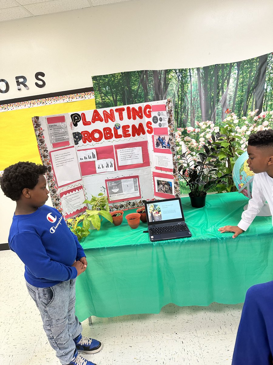 Huge shoutout to @MsKHooks1 for our inaugural PYP EXHIBITION!! It was a huge success. We are so proud of all of your coordination and thanks for allowing me to be apart of the planning team ! Who are we ?? IB!!!!! @NPorter17 @aplatimore @EC_Tyson @StonewallTell #WorldClassVision