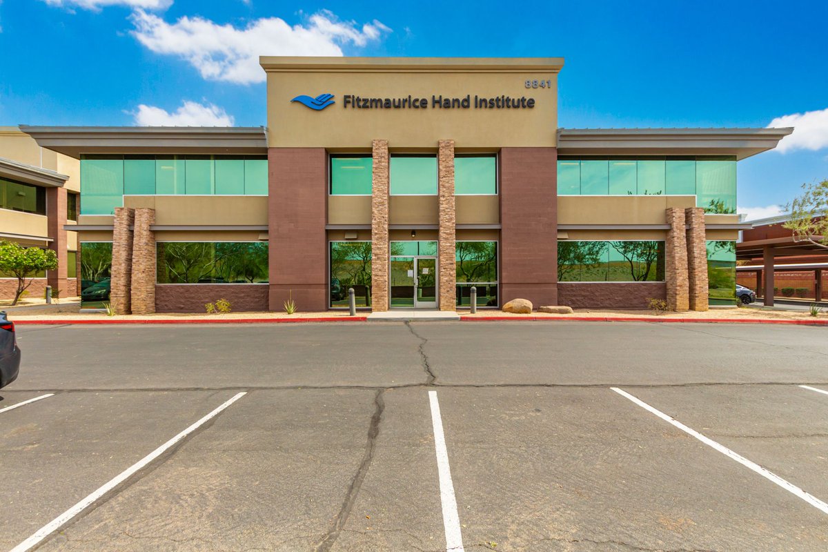 MenloGroupCRE's tweet photo. This built out surgical center in Scottsdale is available for lease or sale. The 12,565 SF building has 2 operatories, high end finishes and excellent visibility from the freeway. Visit https://t.co/2kV8e4QDgx to take a virtual tour! 

#SurgeryCenter #CommercialRealEstate https://t.co/QWFxRS01mz