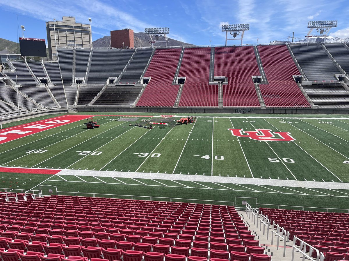 Davefox2's tweet photo. Out with the old, in with the new! 
@Big12Conference #GoUtes https://t.co/Z9llRZmY5X