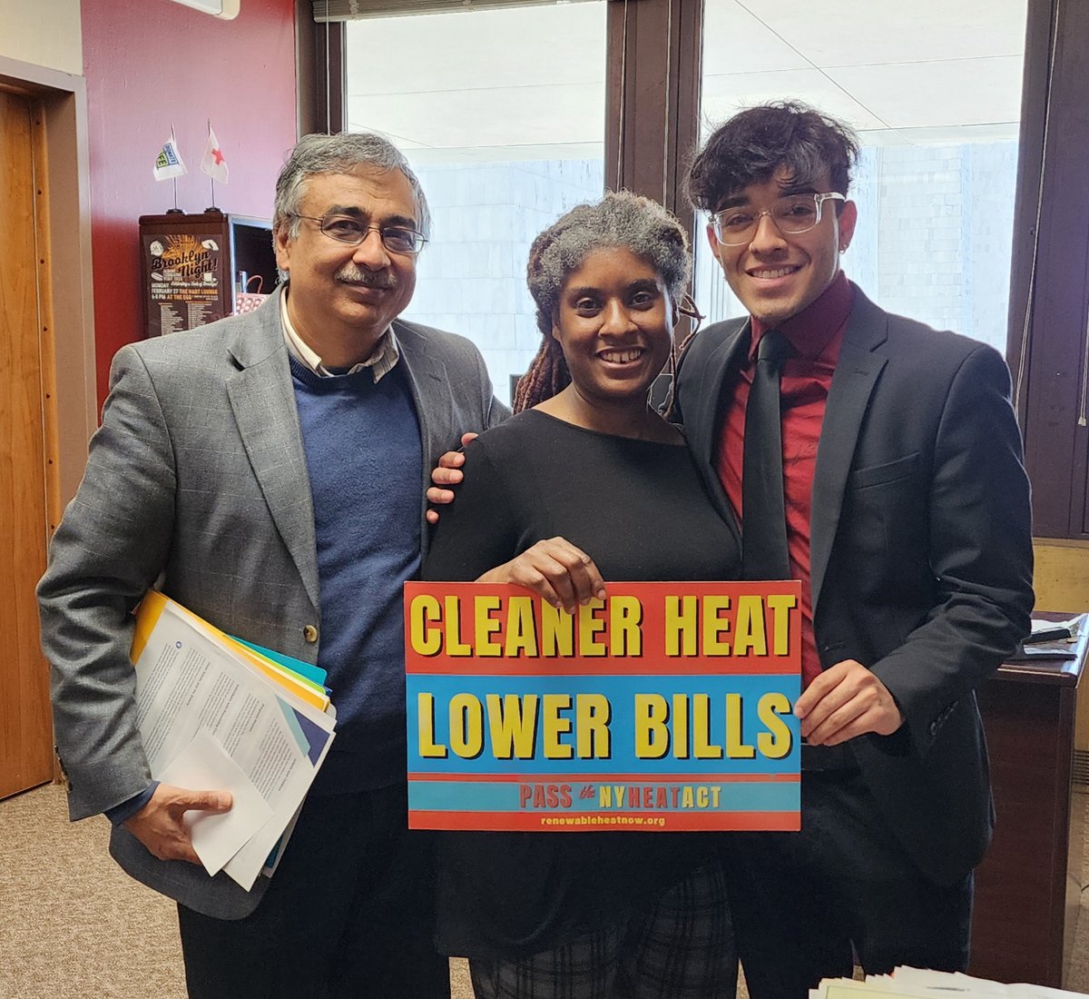 ⚡️Quick check-in w/ @AMBichotte staff was the pick-me-up we needed to power through #earthdayadvocacyday2024! ➡️Pass #NYHEAT and the entire #earthday package! ❓Because seriously! Who wouldn't want #cleanerheatlowerbills? ✅Help us win! linktr.ee/renewableheatn…