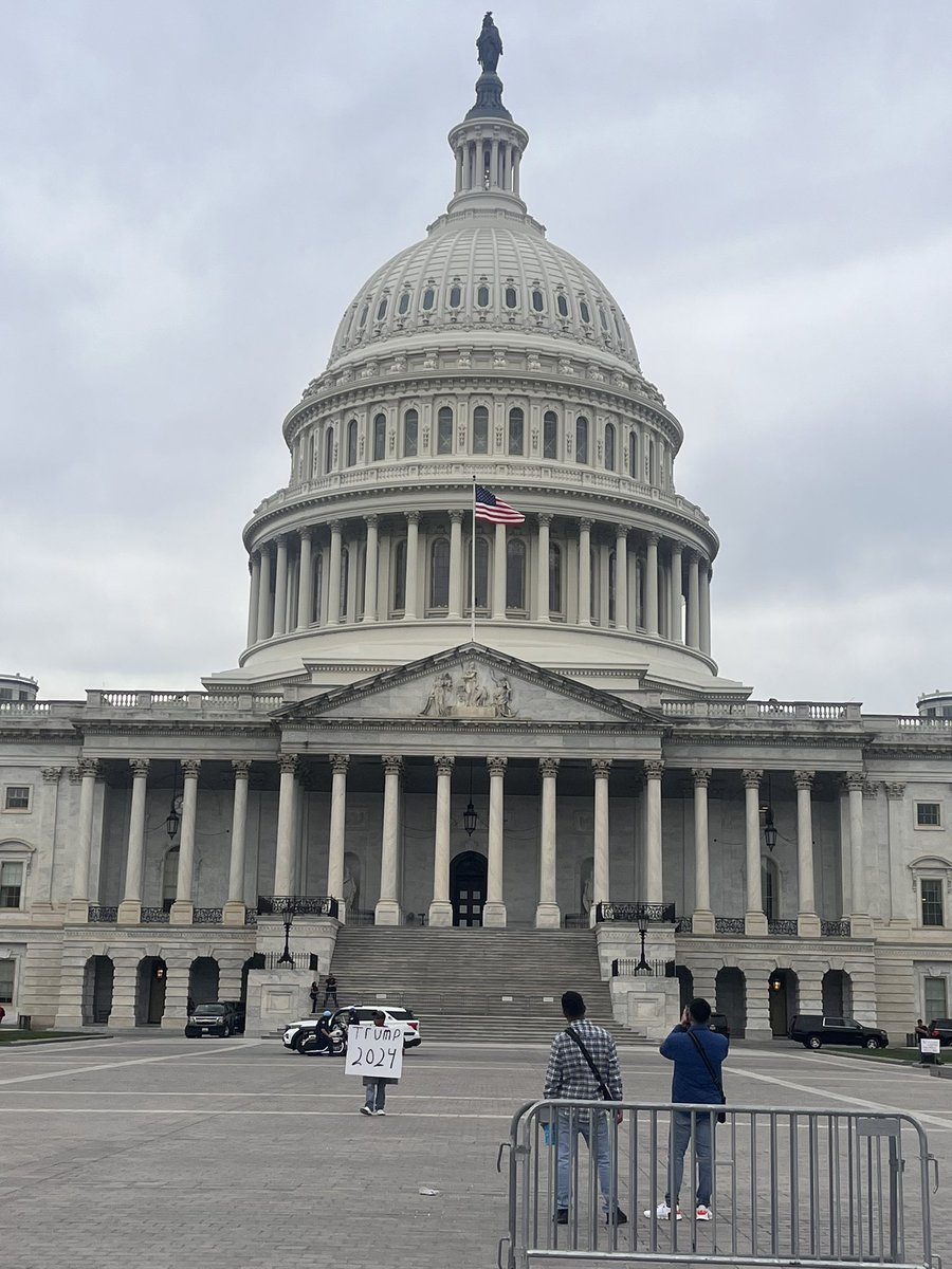 Very productive meetings with @DWStweets @MaElviraSalazar @MarioDB @SenRickScott @SenMarcoRubio at the @ASCO #ASCOAdvocacySummit to discuss #telemedicine flexibility, #DrugShortages and #CancerResearch @SylvesterCancer