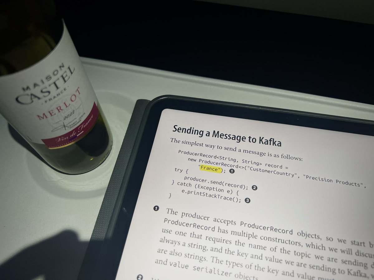 ✈️ On my way to Finland from Paris via @airfrance. Brushing up on @apachekafka to try a data pipeline from InnoDB to @MariaDB ColumnStore for #Analytics 🤓