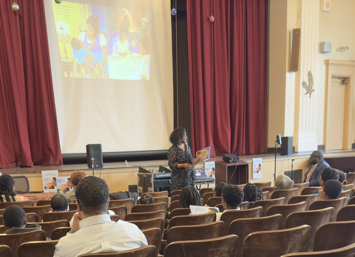 PPD14Dist's tweet photo. The 14th District was at Rowan Elementary, as author Kelly Starling Lyons provided free books and encouraged students to DREAM BIG.  @PhillipsDist9 #OARC #DreamBig https://t.co/yr4634tzIY