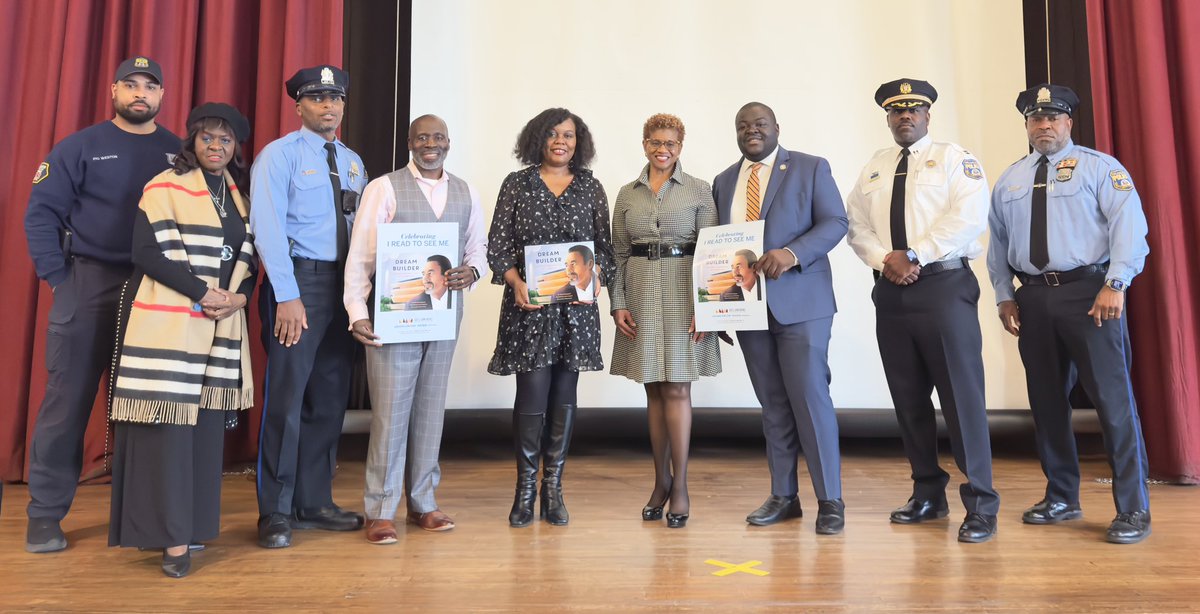 PPD14Dist's tweet photo. The 14th District was at Rowan Elementary, as author Kelly Starling Lyons provided free books and encouraged students to DREAM BIG.  @PhillipsDist9 #OARC #DreamBig https://t.co/yr4634tzIY