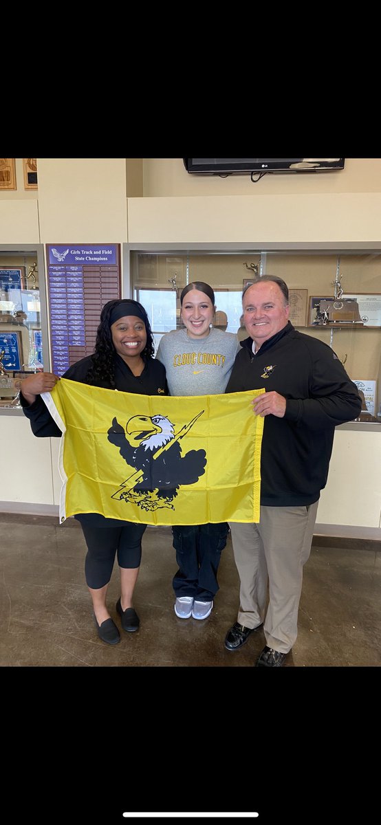 excited for my new journey, let’s go t-birds💛 
<a href="/CCCCsports/">Cloud County Athletics</a> <a href="/CCCC_WBB/">Tiffany Dorris</a>
