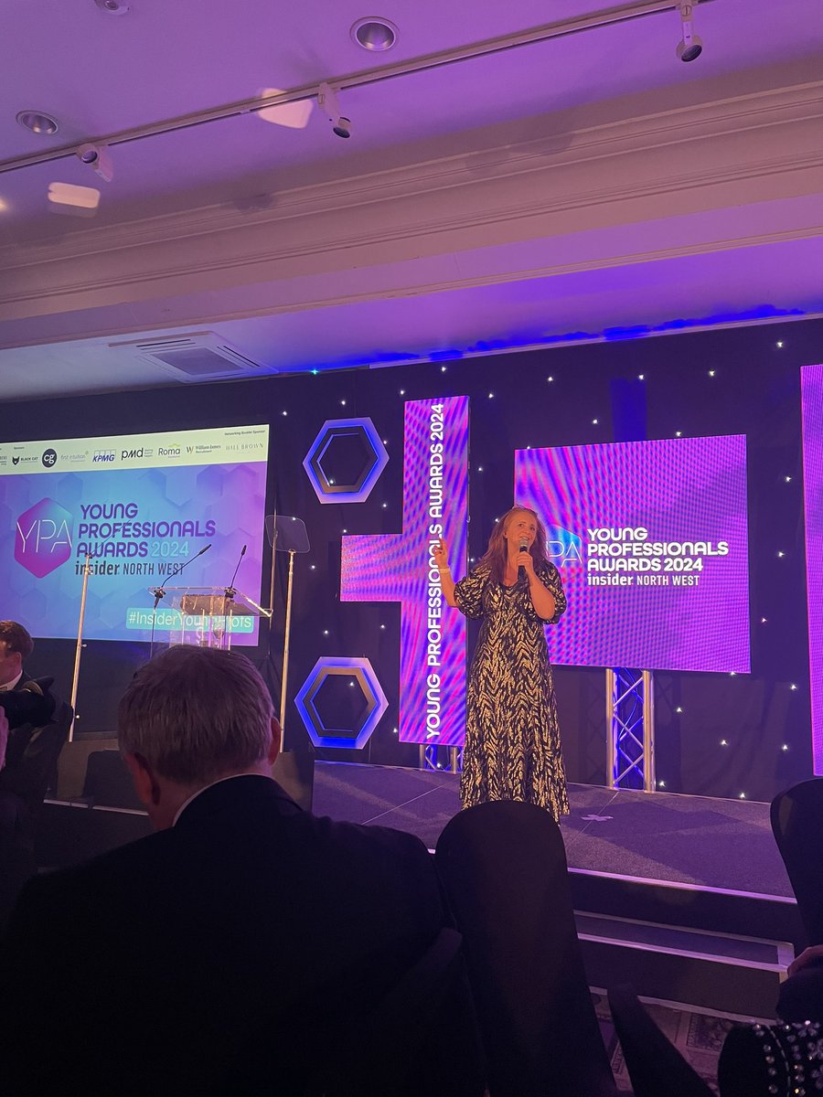 Robyn Hewson tweet media