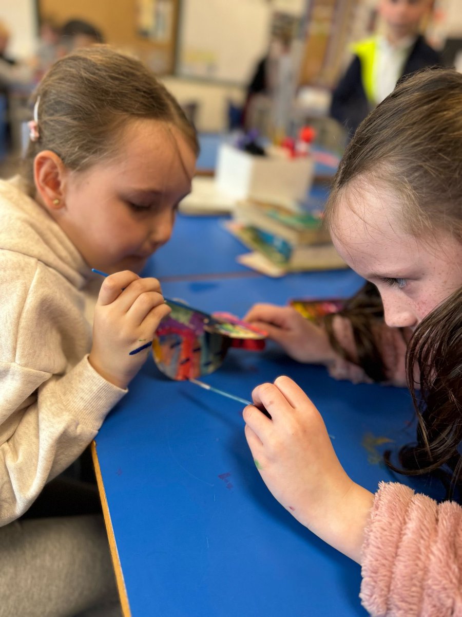 Year 2 loved learning about birds and even painted their own for the community. Thanks to @TNLComFund for their support in this project!