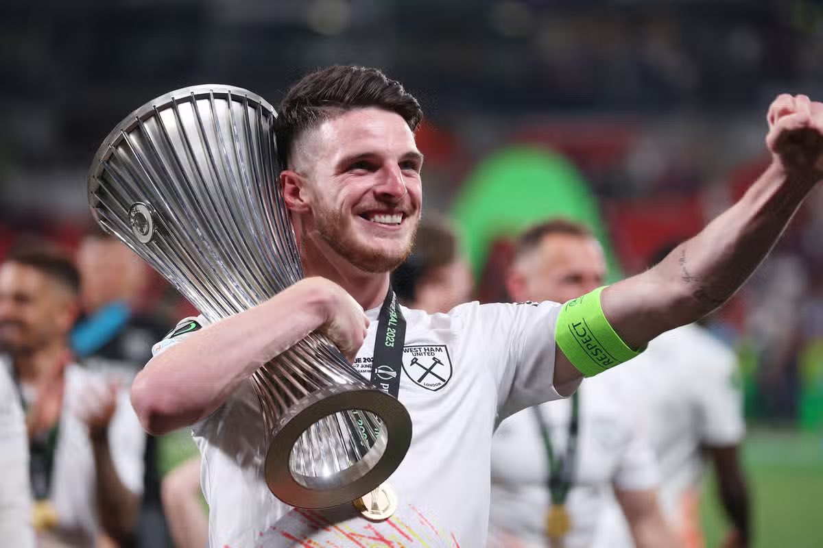 “Declan Rice left to win trophies” 

Premier League ❌
Champions League ❌
FA Cup ❌
Carabao Cup ❌