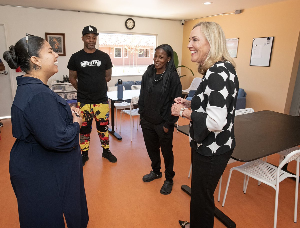 LA County’s newest Homekey project provides interim housing for nearly 40 families at a time, including a single mother with six children who had lived in their car for months after becoming homeless. Read the full story: homeless.lacounty.gov/news/homekey-s…