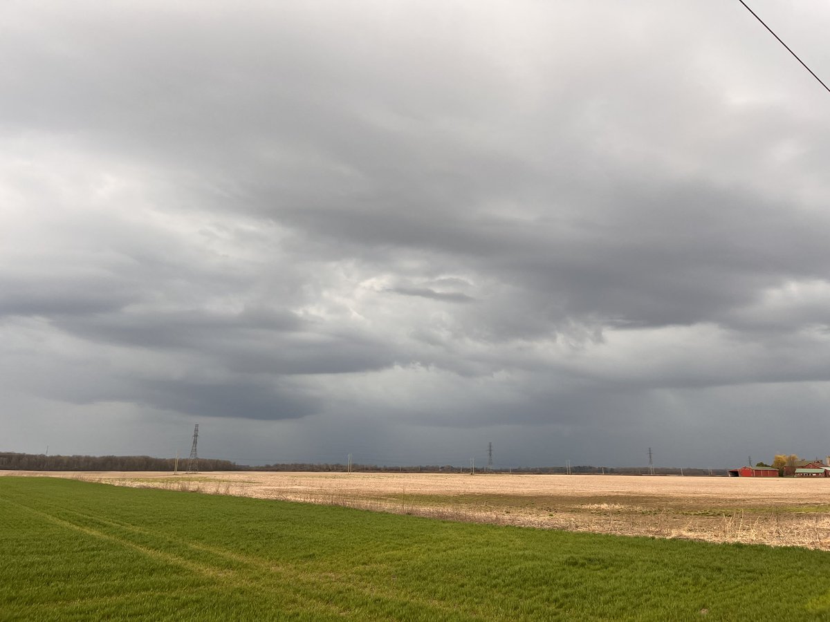 angry looking sky here north of petrolia #onwx #onstorm @CAlexMasse @alluringstorms @TJsupercell