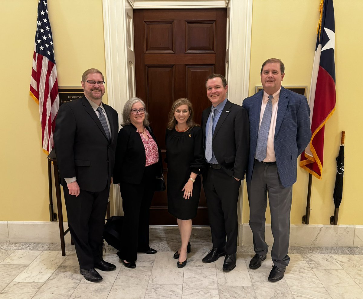 Thank you @RepFletcher for your strong support for @ASCO and our patients. We are asking to: 1️⃣ End shortages of life saving drugs 2️⃣ Support @NIH, NCI, & @ARPA_H funding 3️⃣ Make telemedicine permanent #ASCOAdvocacySummit