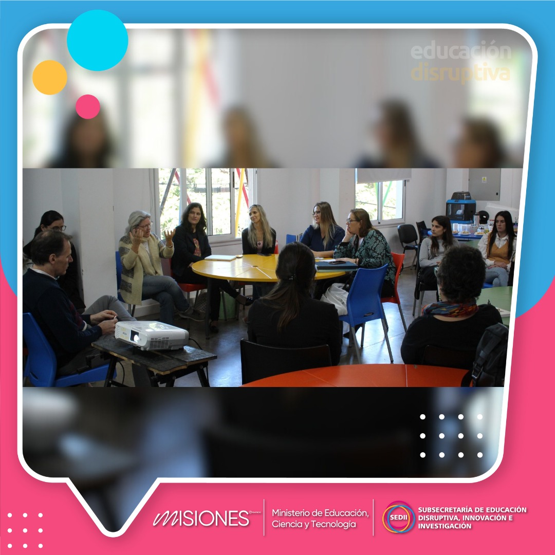 DisruptivaMnes's tweet photo. 🤝 Hoy recibimos en nuestras instalaciones a autoridades, referentes y docentes de la 𝙼𝚘𝚍𝚊𝚕𝚒𝚍𝚊𝚍 𝙷𝚘𝚜𝚙𝚒𝚝𝚊𝚕𝚊𝚛𝚒𝚊 𝚢 𝙳𝚘𝚖𝚒𝚌𝚒𝚕𝚒 𝚊𝚛𝚒𝚊 afianzando vínculos comenzando a tejer un camino de colaboración mutua. https://t.co/Uhzmbb9Xxd