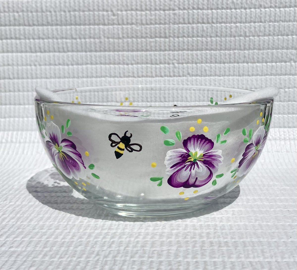 Check out this colorful candy dish etsy.com/listing/171011… #candydish #pansies #floralbowl #SMILEtt23 #CraftBizParty #etsystore #MothersDay