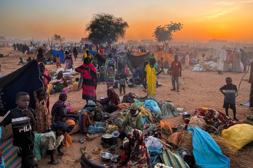 🛑Las vidas que no importan, que no venden, que ni siquiera cotizan en el mercado de la caridad. Campo en el que viven más de 150.000 refugiad@s en la frontera #Chad - #Sudán. 2 mill han tenido que huir. 9 mill desplazad@s. La mayor crisis humanitaria y las cifras no dicen nada